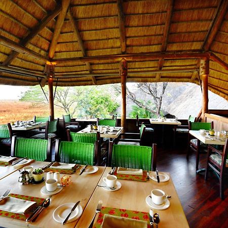 Victoria Falls Safari Suites Esterno foto
