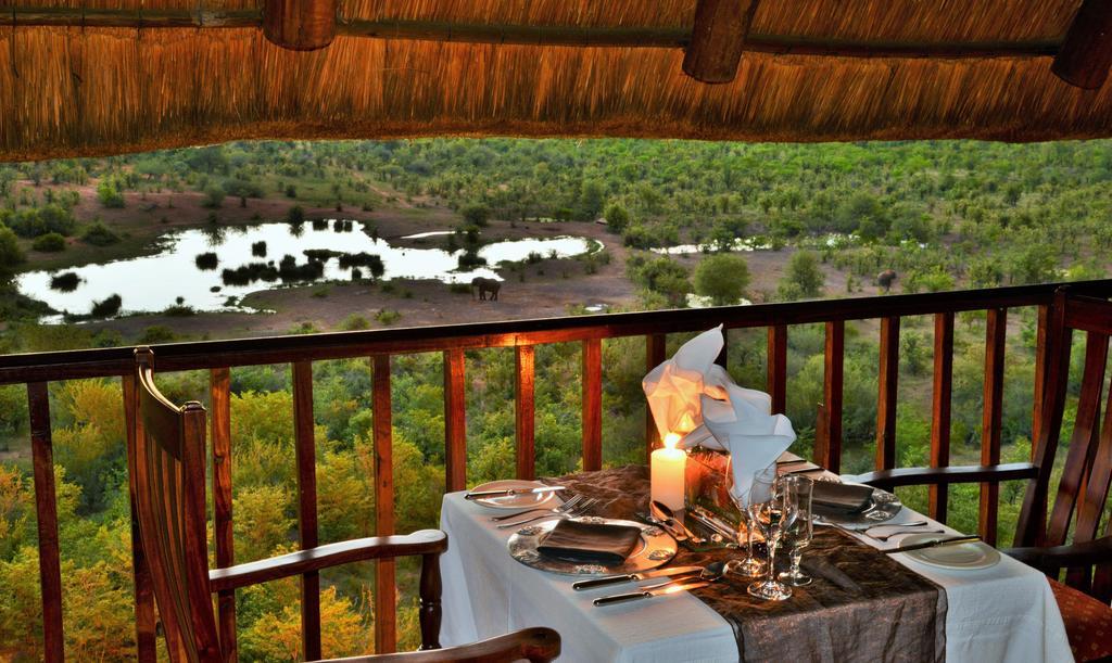 Victoria Falls Safari Suites Esterno foto
