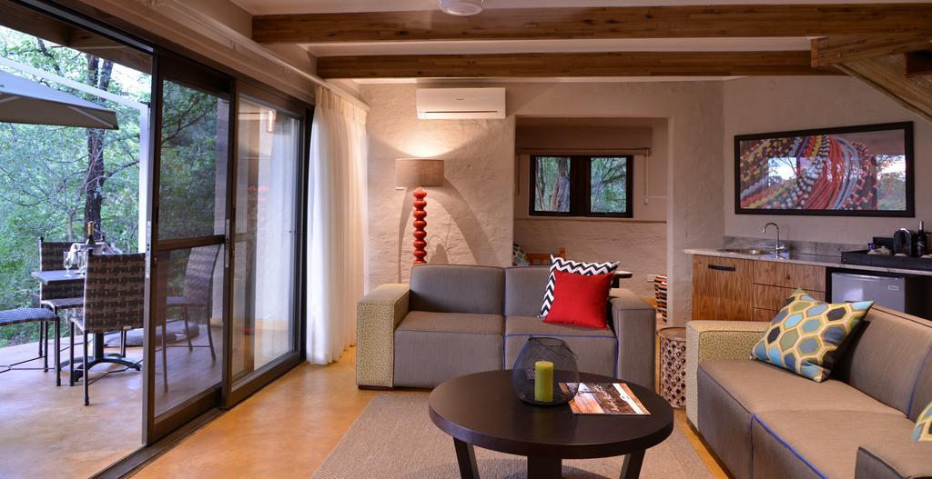 Victoria Falls Safari Suites Esterno foto