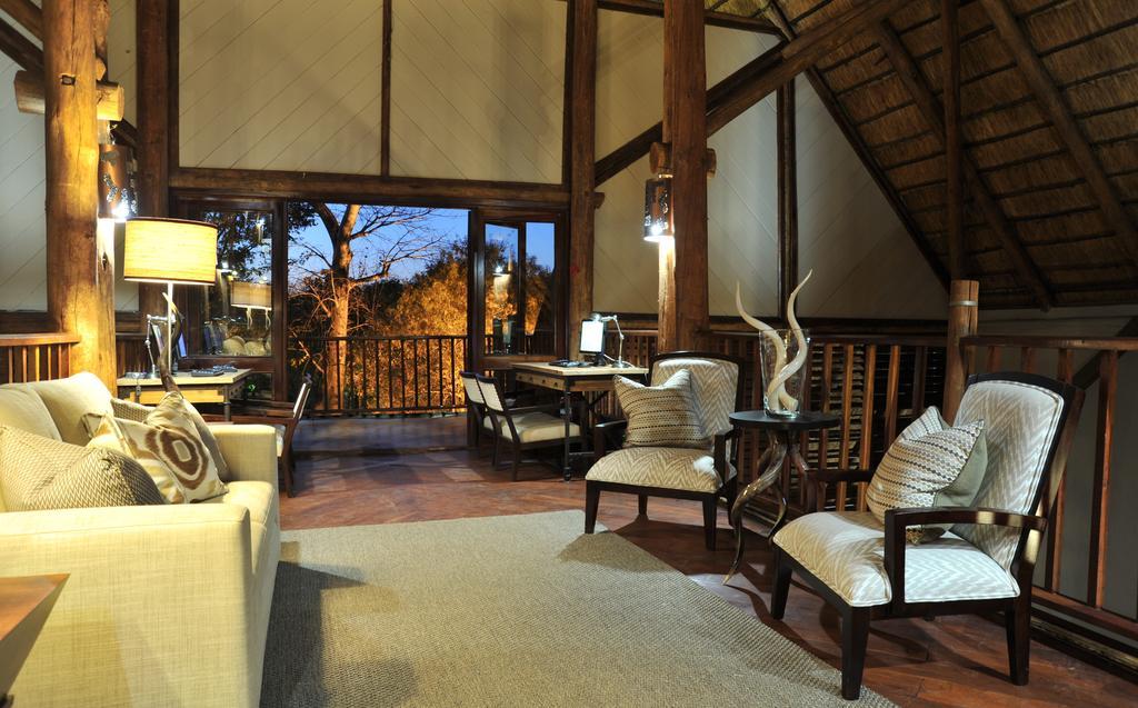 Victoria Falls Safari Suites Esterno foto