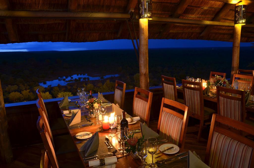 Victoria Falls Safari Suites Esterno foto