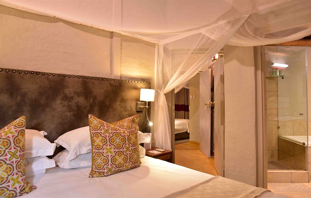 Victoria Falls Safari Suites Esterno foto
