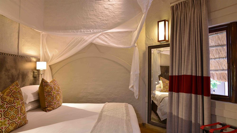 Victoria Falls Safari Suites Esterno foto