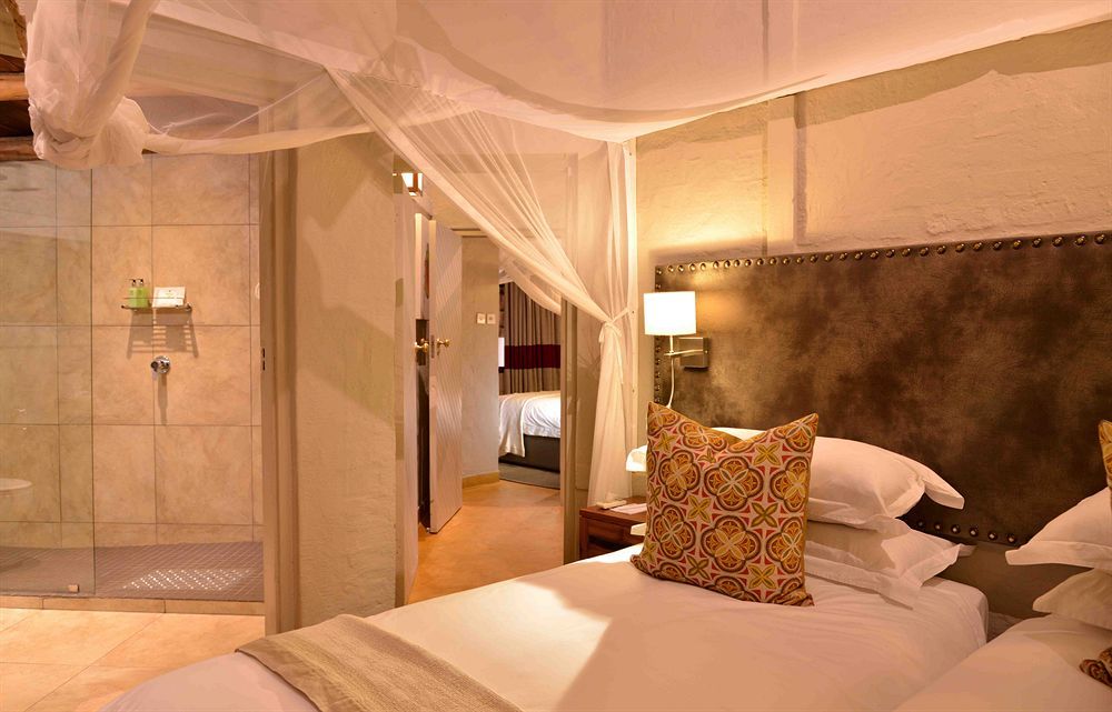 Victoria Falls Safari Suites Esterno foto