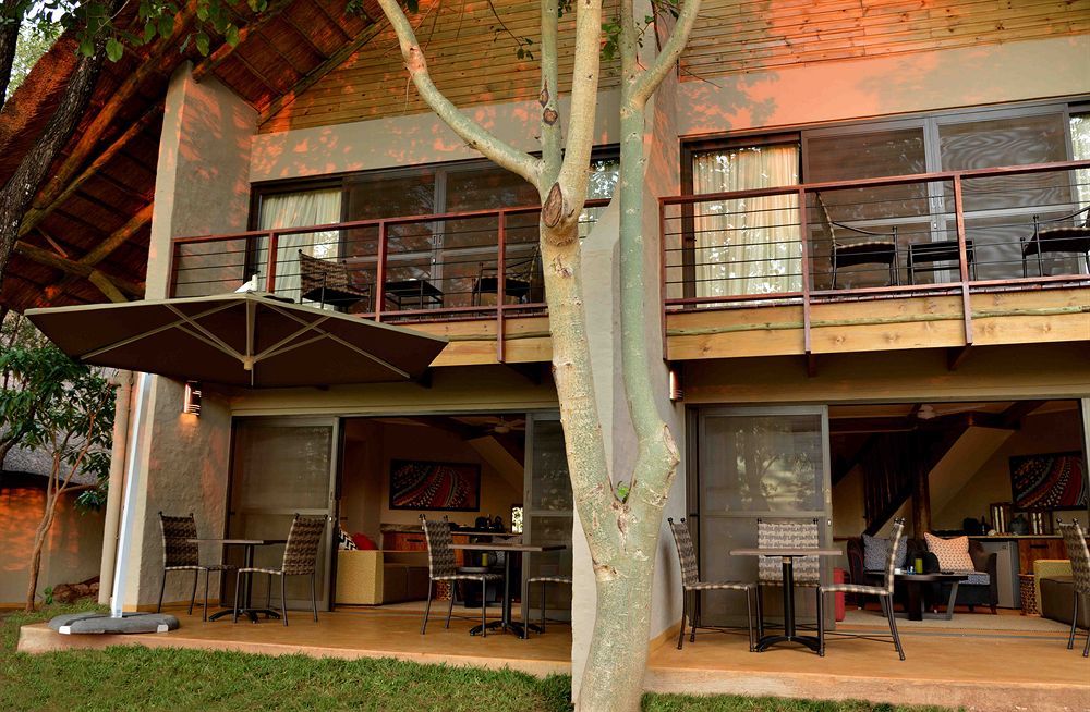 Victoria Falls Safari Suites Esterno foto